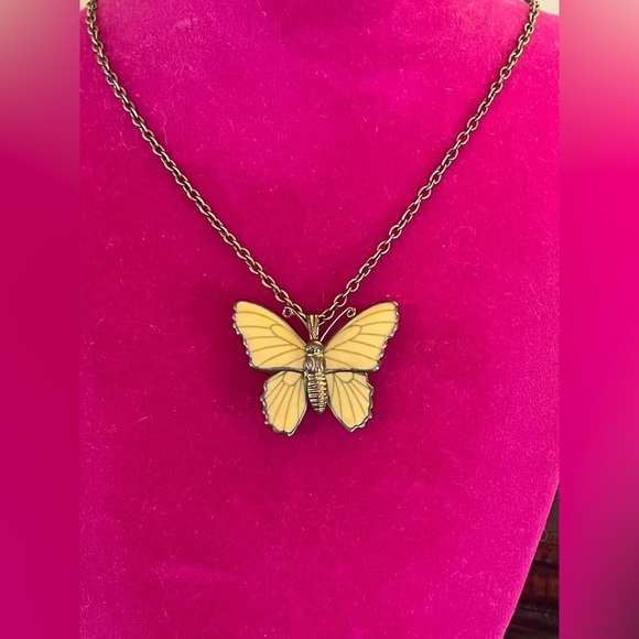 Jewelry - Vintage butterfly necklace